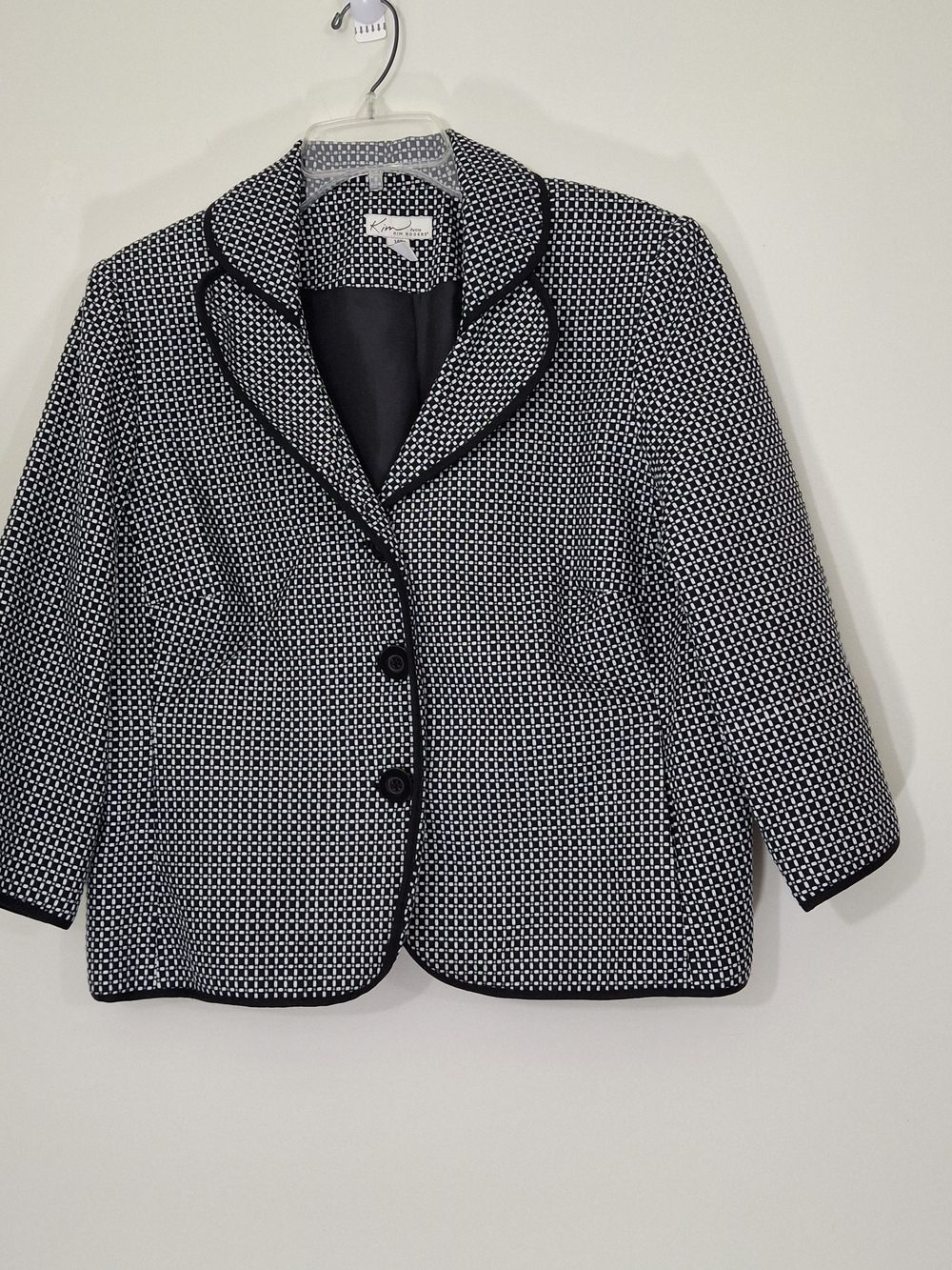 Kim Rogers Petite Black & White Cropped Textured Blazer w/ Contrast Piping, 14P